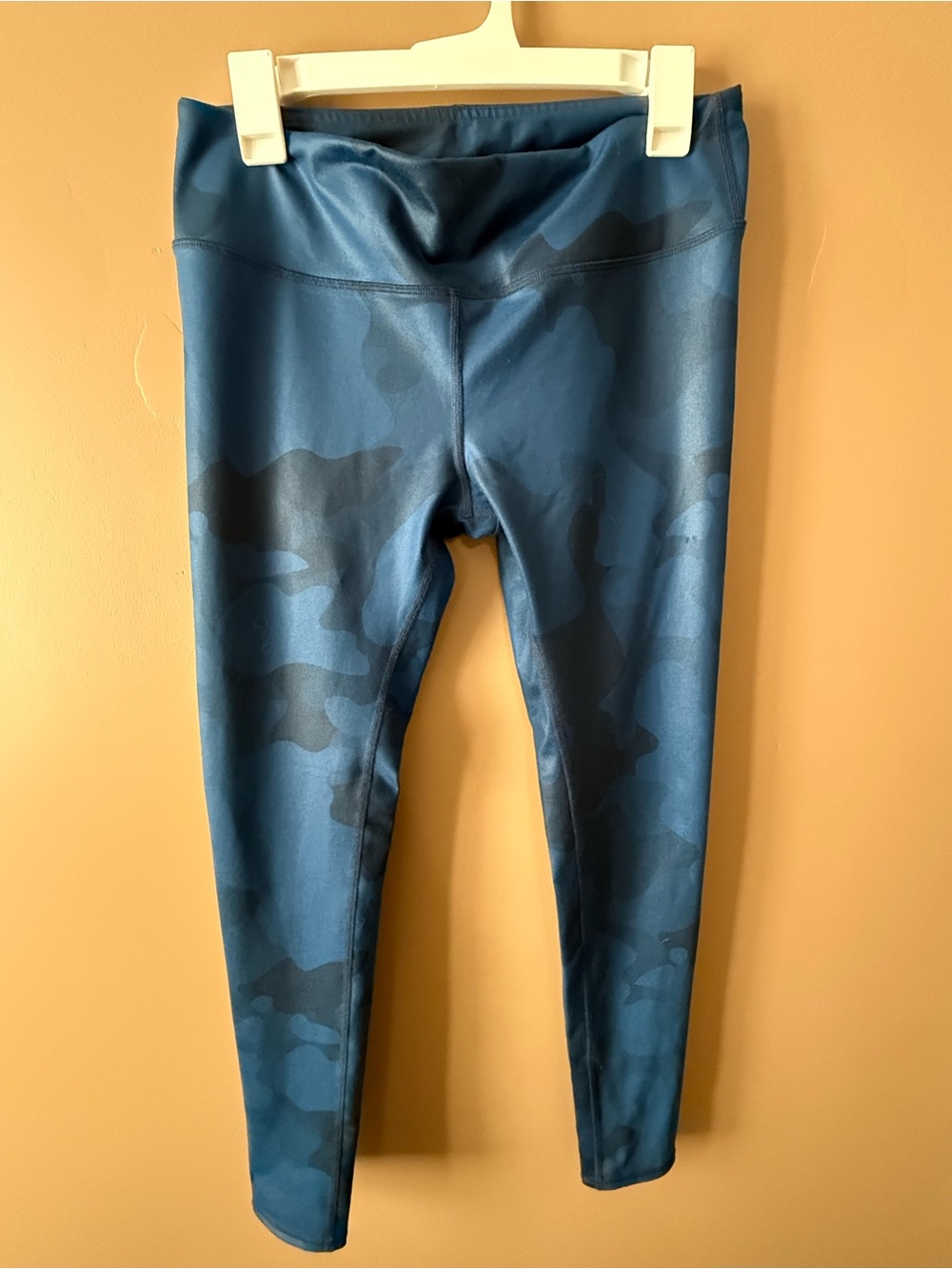 ALO Yoga Deep Blue Camo Performance Leggings